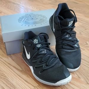 Nike Kyrie 5 Basketball Shoes